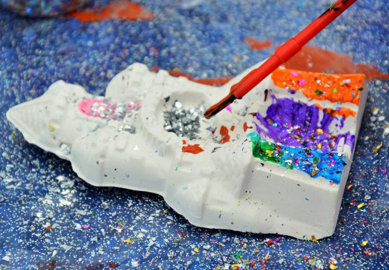 Plaster painting with Glitter